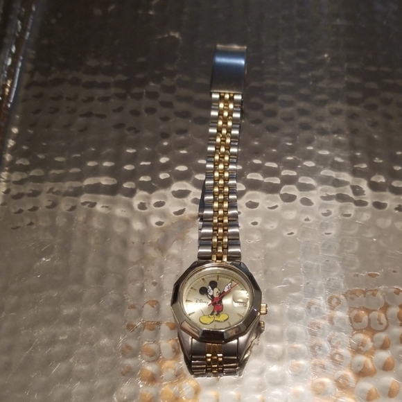 Disney Mickey Mouse Watch - Picture 2 of 4